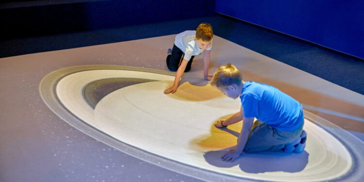 badania-potwierdzaja-polska-interaktywna-podloga-magiczny-dywan-kinebi-skutecznie-wspiera-funkcje-poznawcze-dzieci