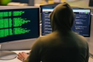 https://uwaga24.pl/falszywy-glos-prawdziwe-straty-nowa-era-cyberatakow/