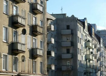 https://uwaga24.pl/miedzy-wlasnoscia-a-elastycznoscia-czy-wynajem-staje-sie-dominujaca-forma-zamieszkania/
