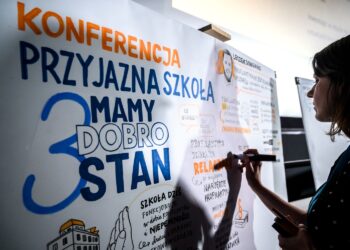 Smartfony znikną ze szkół, ale to dopiero początek zmian. Jak zadbać o dobrostan uczniów? - Aktualności smartfony-znikna-ze-szkol-ale-to-dopiero-poczatek-zmian-jak-zadbac-o-dobrostan-uczniow