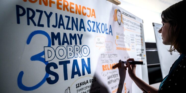 Smartfony znikną ze szkół, ale to dopiero początek zmian. Jak zadbać o dobrostan uczniów? - Aktualności smartfony-znikna-ze-szkol-ale-to-dopiero-poczatek-zmian-jak-zadbac-o-dobrostan-uczniow