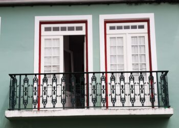 Balkon należy do mieszkania czy do wspólnoty? Od odpowiedzi zależy, kto zapłaci za remont - Aktualności Balkon należy do mieszkania czy do wspólnoty? Od odpowiedzi zależy, kto zapłaci za remont